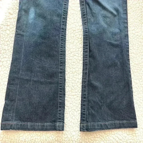 Calvin Klein Modern Flare Midrise Faded Stretch Embroidered Jeans Size 6 - Picture 4 of 15